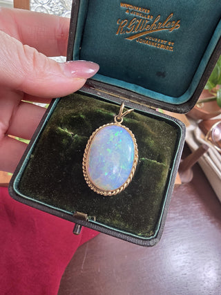 Vintage 14K Gold 15 Carat Opal Bezel Pendant