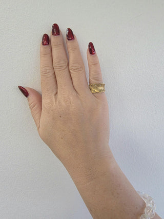 Vintage 18K Gold Wave Starburst Diamond Cigar Ring Band