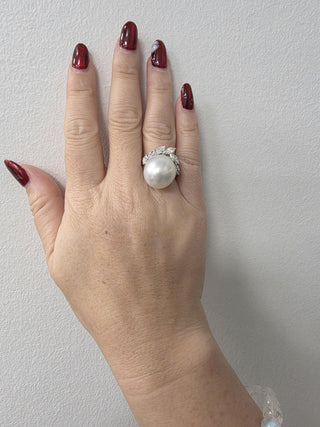 Vintage 1980s 15.5mm South Sea Pearl 1.16ct Marquise Diamond Ring Platinum