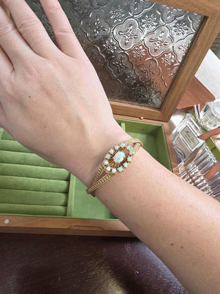 Vintage 14K Gold Woven Band 3.50 Carats Opal Bracelet