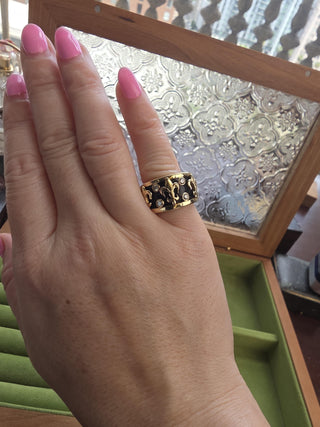 Vintage 14K gold Fleur De Lis Diamond and Black Enamel Ring Band