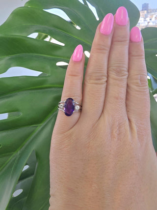 Vintage 14K White Gold Elongated Oval Amethyst and Diamond 3 Stone Ring