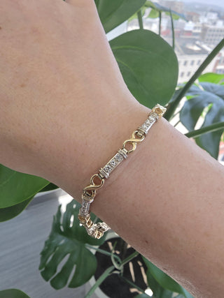 Vintage 14K Gold 0.75 Carats Diamond Infinity Station Tennis Bracelet