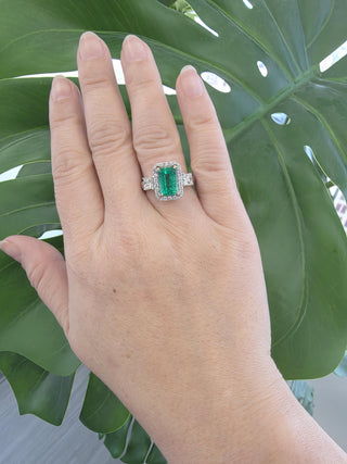 Colombian Emerald 2.43 Carats GIA and 1.40 Carats Diamond 18K Gold Estate Ring