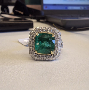 14K Gold 9.85gr 3.05ct Emerald and 2.75cts Diamond Ring