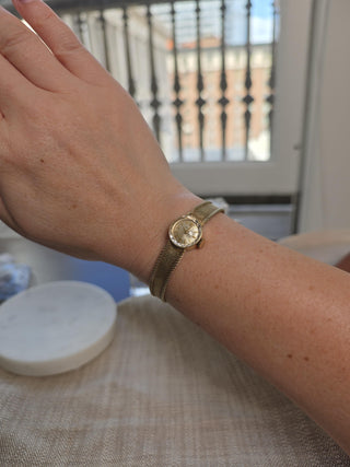 Vintage 14K gold Rolex Ladies Mechanical Round Bezel Watch