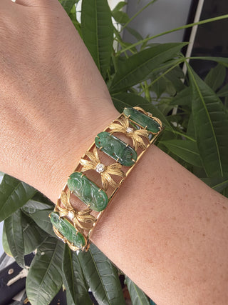 Vintage 1950s 18K Gold Carved Jade and 0.40 Carat Diamond Floral Bangle Bracelet