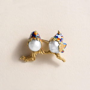 Vintage Italian 18K Gold Lovebirds Enamel Baroque Pearl Brooch 1980s Figural