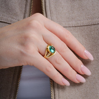 Vintage 18K Gold 3CT Emerald Cabochon & Diamond Split Shank Cocktail Ring