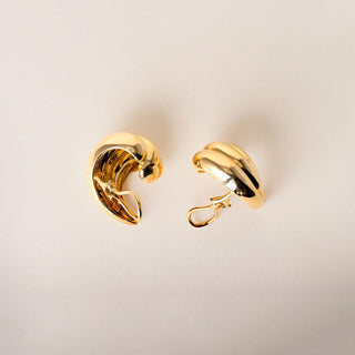 Vintage 18K Gold Swirl Wing Earrings