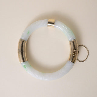 Vintage 11K Yellow Gold Carved Jade Hinged Bangle Bracelet