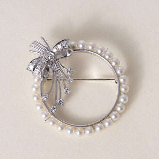 1940s Retro 0.30ct Diamond Pearl Wreath Circle Brooch Bow Ribbon Platinum