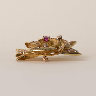 Vintage 1950s 18K Gold 1.84 Carats Diamond and Pink Sapphire Rose Brooch