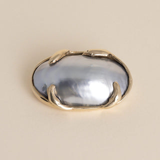 Vintage 1960s Mid Century Artisan 13K Gold Mabé Pearl Freeform Prong Brooch Pin