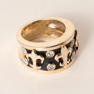 Vintage 14K gold Fleur De Lis Diamond and Black Enamel Ring Band