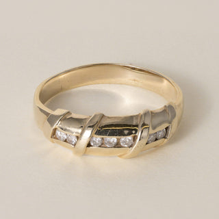Vintage 14K Gold 0.40 Carats Channel-Set Diamond Station Band Ring
