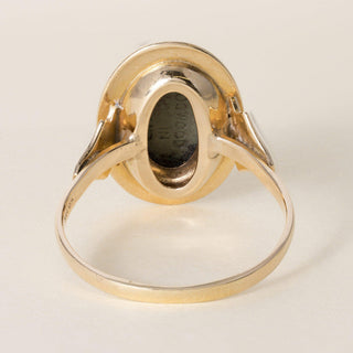 Mid Century Wedgwood 14K Gold Green Jasperware Cameo Oval Bezel Set Ring
