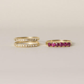 Vintage 1980s 0.60 Carats Ruby and Diamond Interlocking 18K Gold Ring Band Set