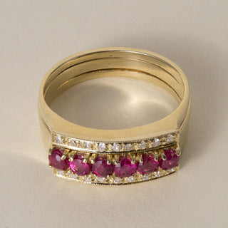 Vintage 1980s 0.60 Carats Ruby and Diamond Interlocking 18K Gold Ring Band Set