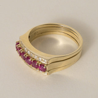 Vintage 1980s 0.60 Carats Ruby and Diamond Interlocking 18K Gold Ring Band Set