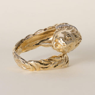 Vintage 1970s 18K Yellow Gold 0.14 Carat Diamond Lion Wrap Ring