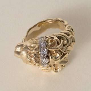Vintage 1970s 18K Yellow Gold 0.14 Carat Diamond Lion Wrap Ring