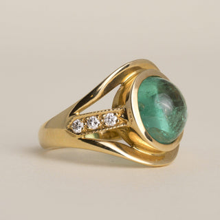Vintage 18K Gold 3CT Emerald Cabochon & Diamond Split Shank Cocktail Ring