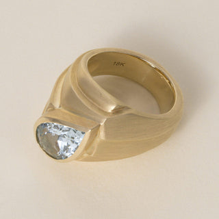 Vintage 18K Matte Gold 2.83 Carat Aquamarine Pear Shape Bezel Dome Ring
