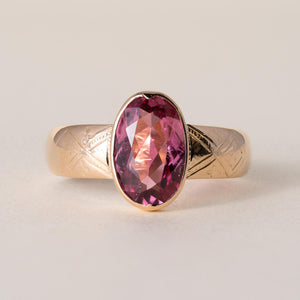 Vintage Finnish 1.80 Carat Pink Oval Gemstone Tourmaline Bezel Rose Gold Ring