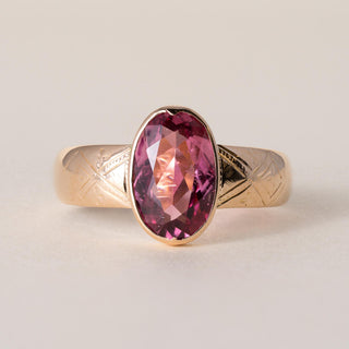 Vintage Finnish 1.80 Carat Pink Oval Gemstone Tourmaline Bezel Rose Gold Ring