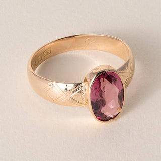 Vintage Finnish 1.80 Carat Pink Oval Gemstone Tourmaline Bezel Rose Gold Ring