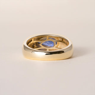 1.50 Carat Blue Sapphire Pear Shape Signet Ring 18K Yellow Gold