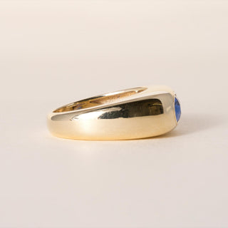 1.50 Carat Blue Sapphire Pear Shape Signet Ring 18K Yellow Gold
