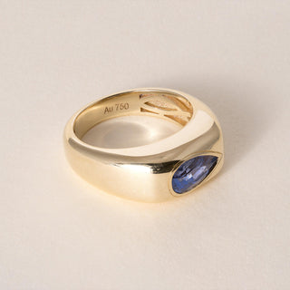 1.50 Carat Blue Sapphire Pear Shape Signet Ring 18K Yellow Gold