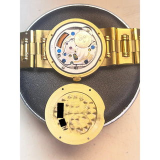 Vintage 18K Piaget Dancer Diamond and Mother of Pearl Dial Ladies Watch