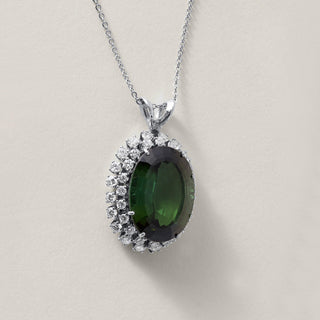 Vintage White Gold 15 Carta Green Tourmaline and Diamond Double Halo Necklace