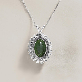 Vintage White Gold 15 Carta Green Tourmaline and Diamond Double Halo Necklace