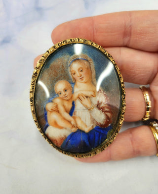Vintage 10K Yellow Gold Madonna with Child Portrait Large Brooch