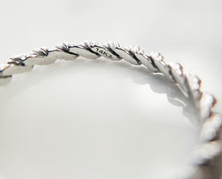 Vintage 14K White Gold Rope Ring Band – Thin Stackable Design, Size 8