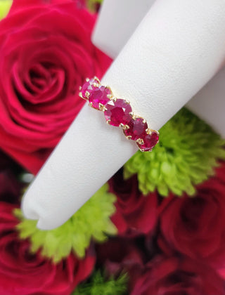 Estate 18K Gold 2.50ct Burma Ruby 5 Stone Gypsy Ring Band