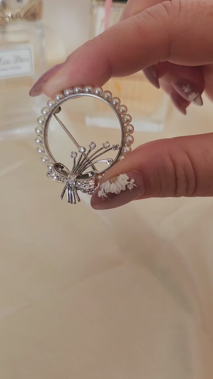 1940s Retro 0.30ct Diamond Pearl Wreath Circle Brooch Bow Ribbon Platinum
