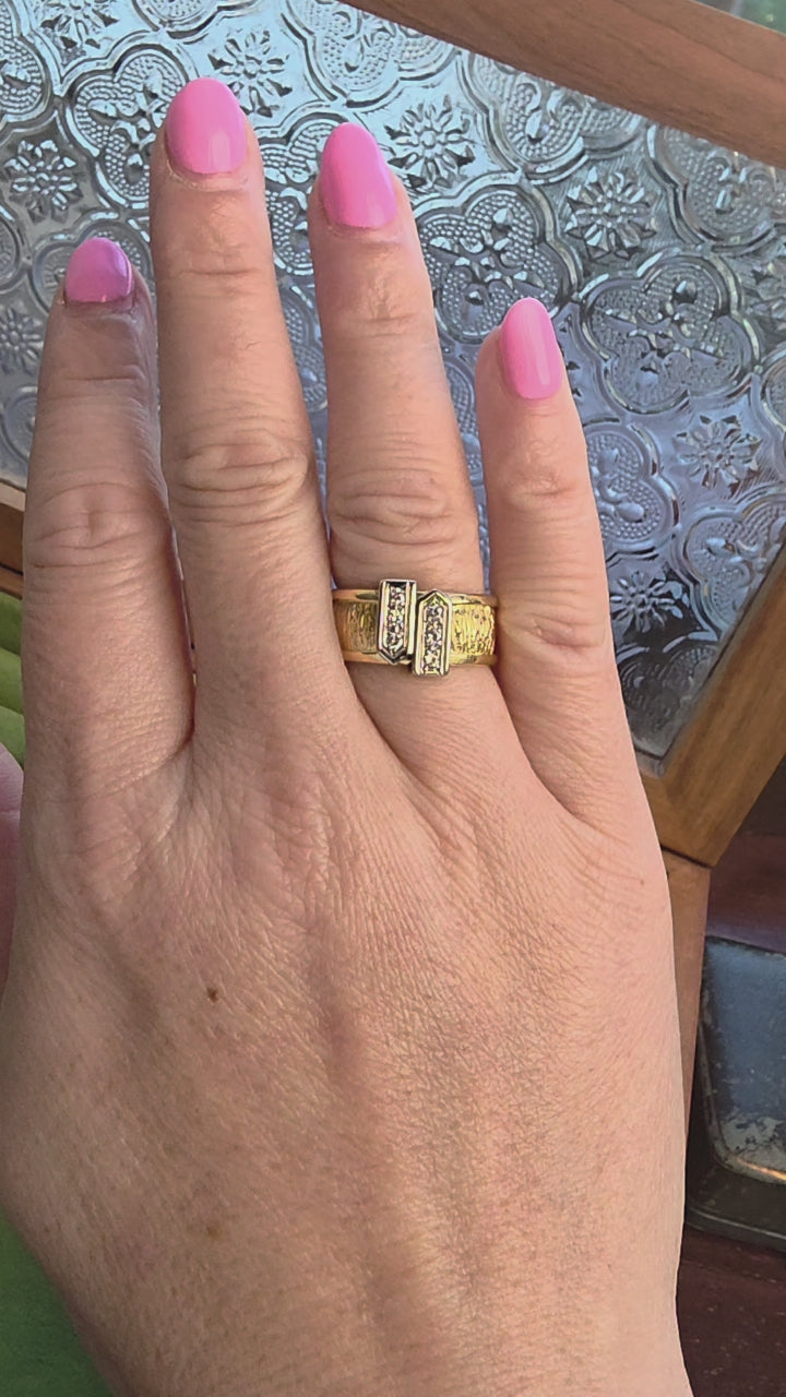 Vintage 18K Two Tone Gold Double Arrows Diamond Ring Band