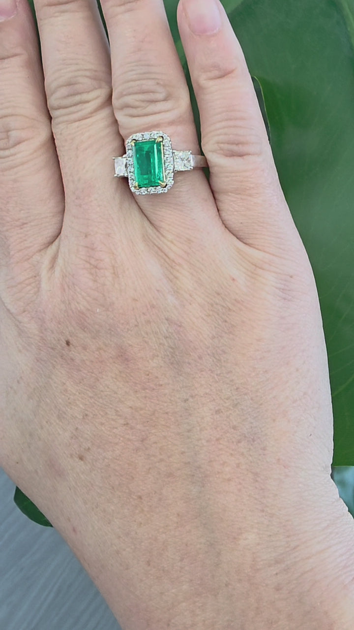 Colombian Emerald 2.43 Carats GIA and 1.40 Carats Diamond 18K Gold Estate Ring
